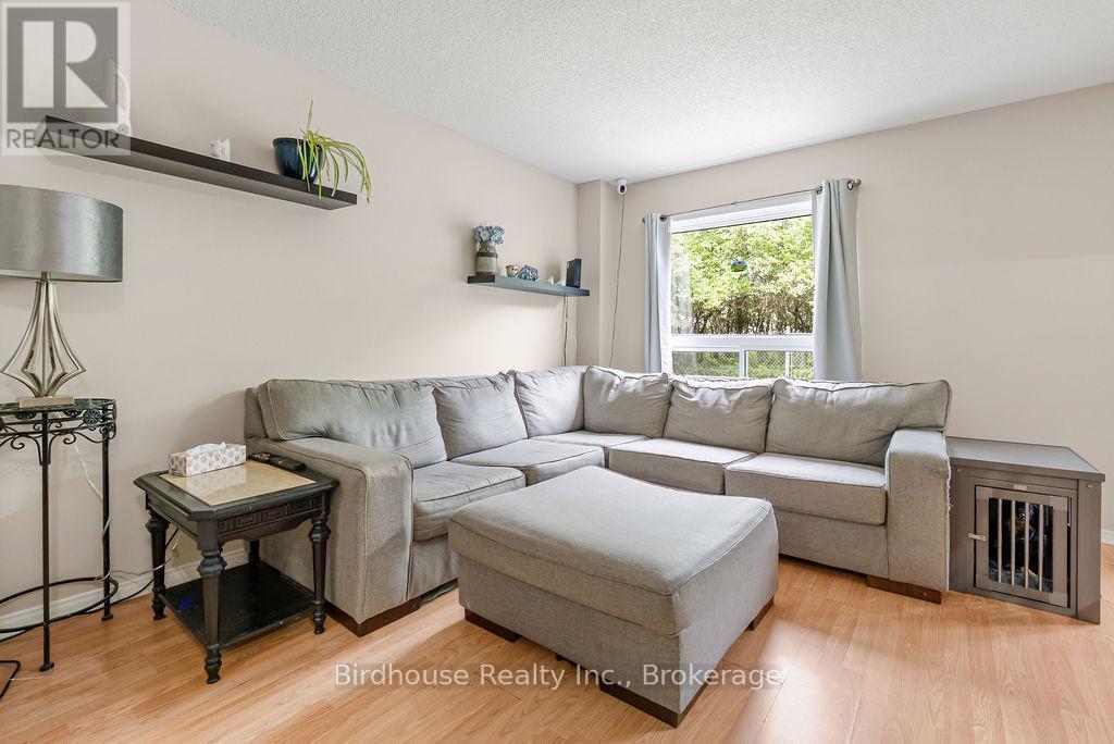 80 Lorne Street, Brock (Sunderland), ON - Indoor Photo Showing Living Room