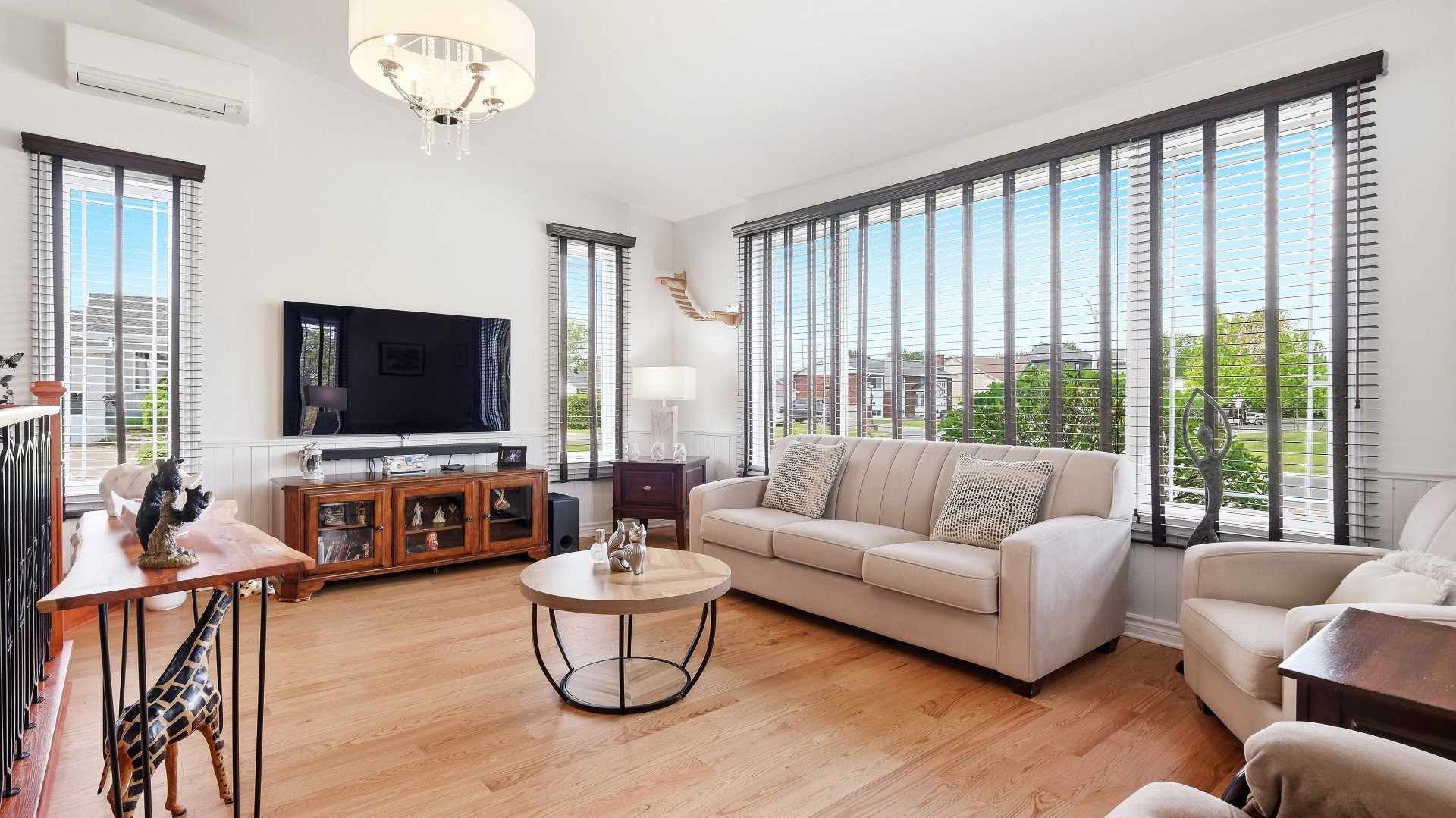 Salon - 326 Rue Ouellette, Saint-Amable, QC - Indoor Photo Showing Living Room