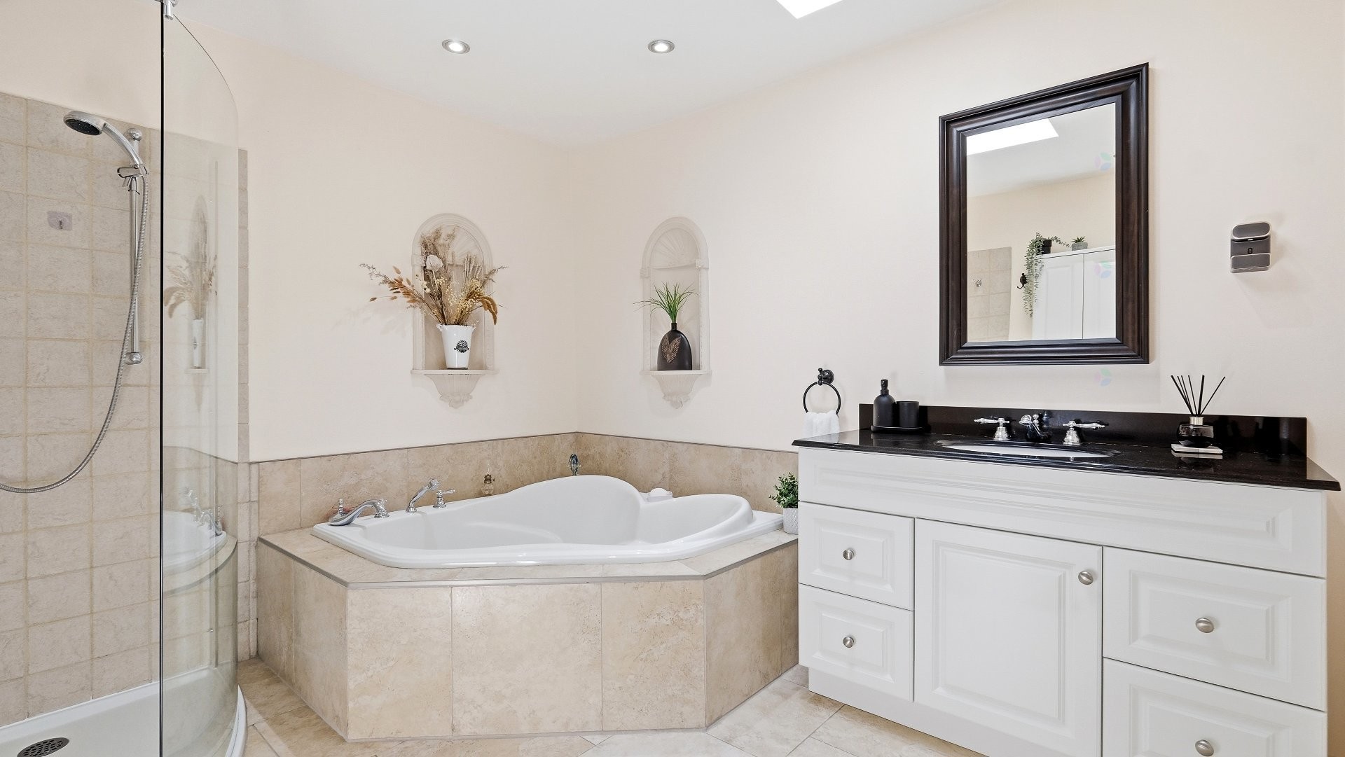 Salle de bains - 326 Rue Ouellette, Saint-Amable, QC - Indoor Photo Showing Bathroom