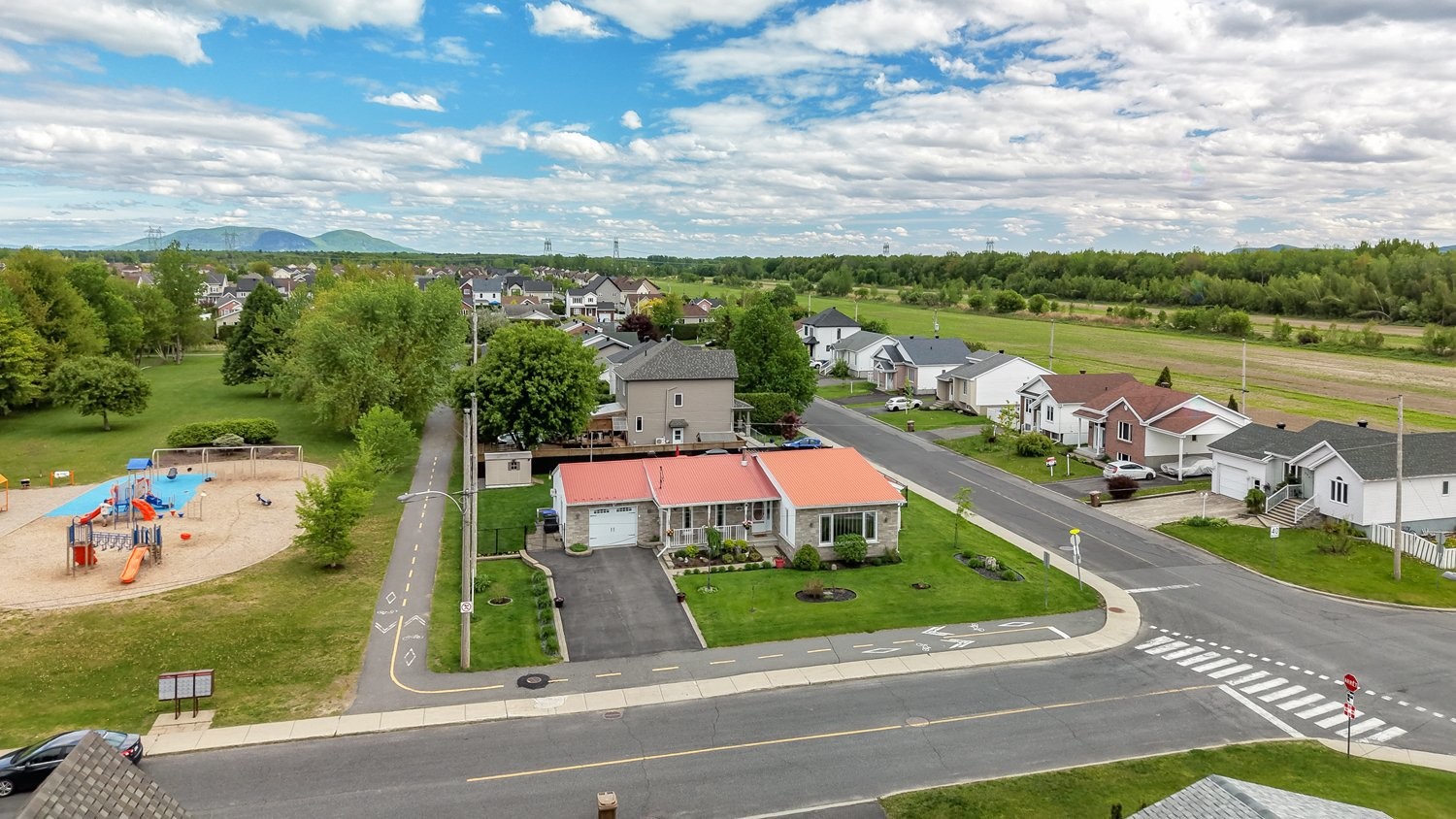 À proximité - 326 Rue Ouellette, Saint-Amable, QC - Outdoor With View