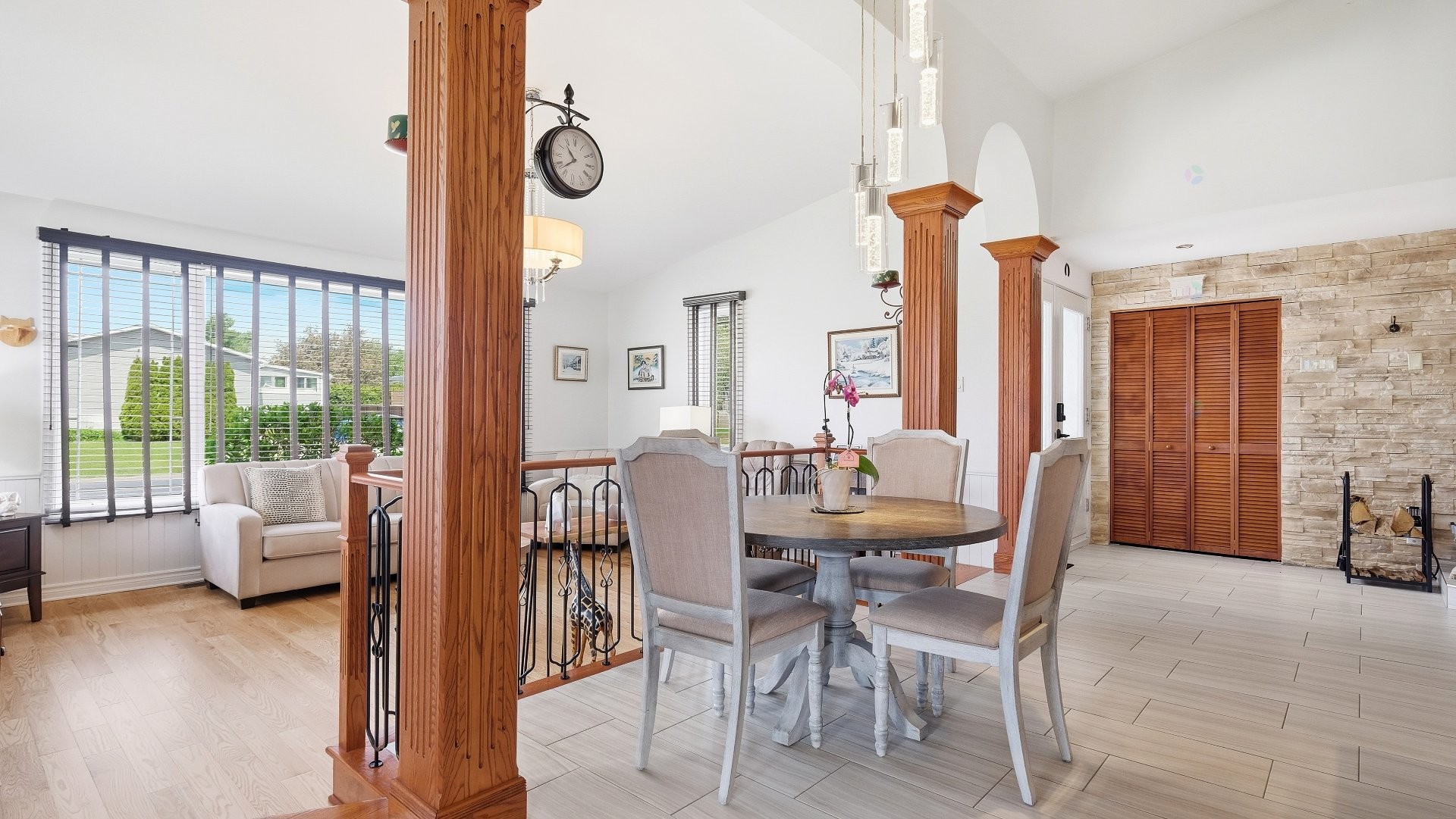 Coin-repas - 326 Rue Ouellette, Saint-Amable, QC - Indoor Photo Showing Dining Room