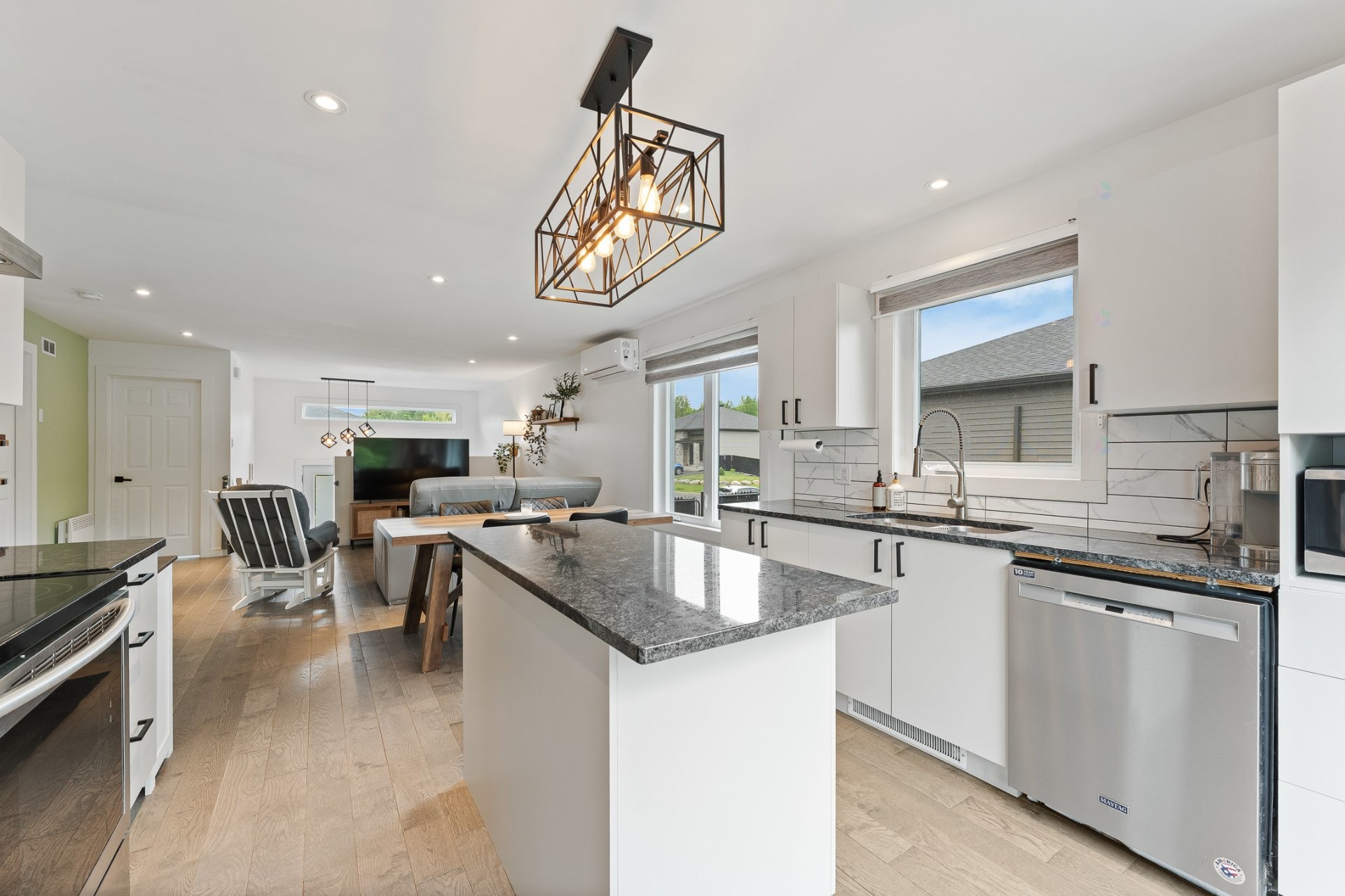 Kitchen - 205 Rue De L'Arctique, Cowansville, QC - Indoor Photo Showing Kitchen With Upgraded Kitchen