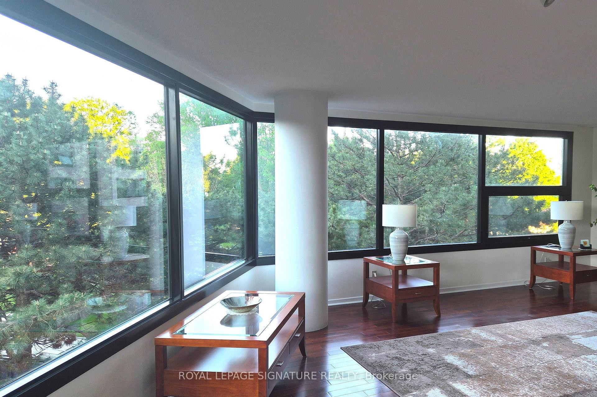 306-1300 Bloor Street, Mississauga, ON - Indoor