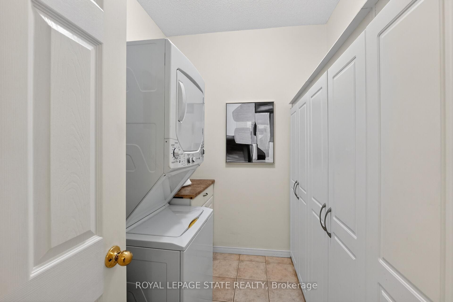 83 Morrison Crescent, Grimsby, ON - Indoor Photo Showing Laundry Room