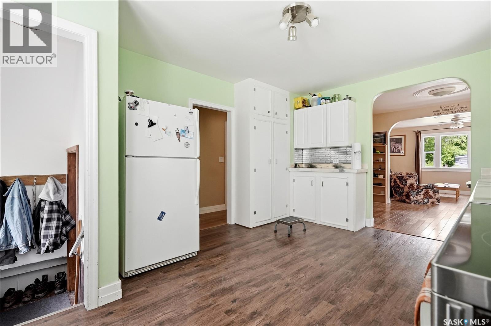 340 Charles Street, Asquith, SK - Indoor
