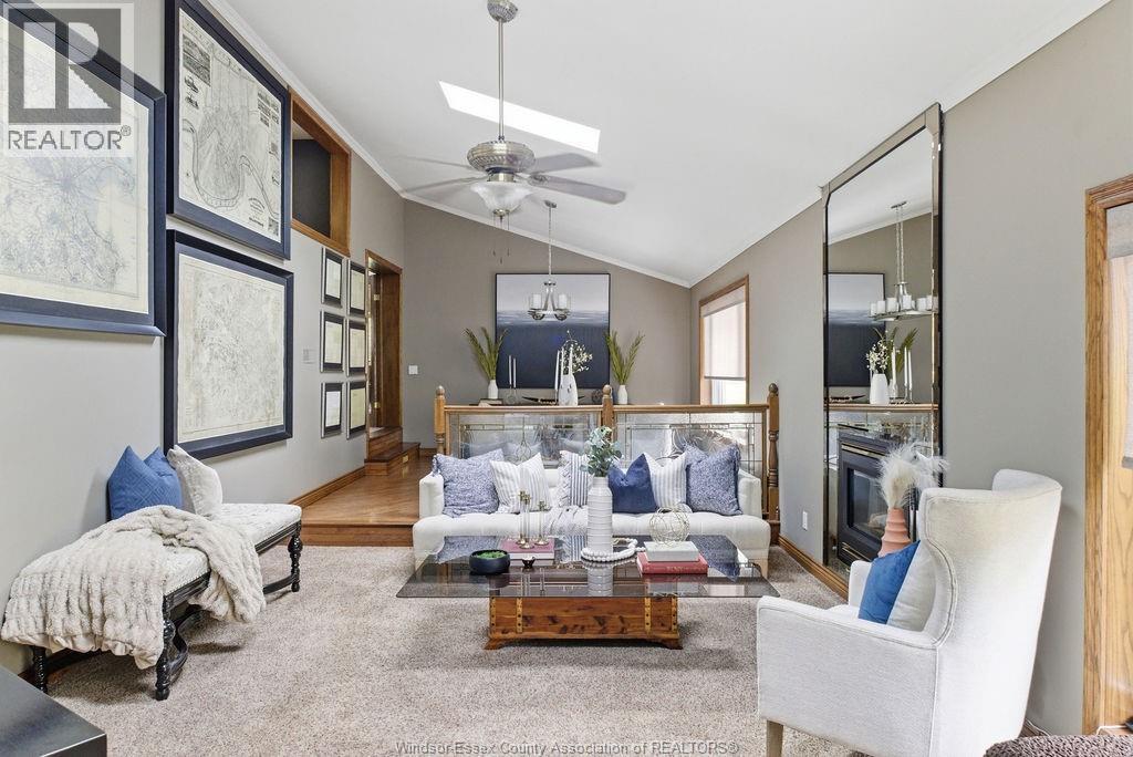 362 Pentilly, Tecumseh, ON - Indoor Photo Showing Living Room