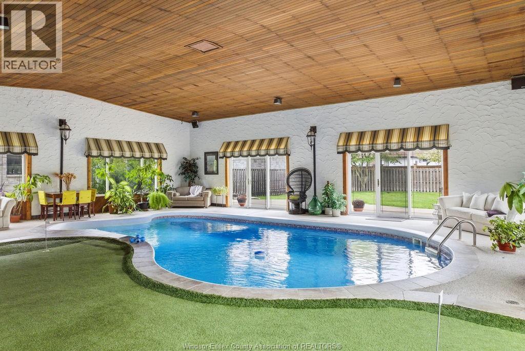 362 Pentilly, Tecumseh, ON - With In Ground Pool