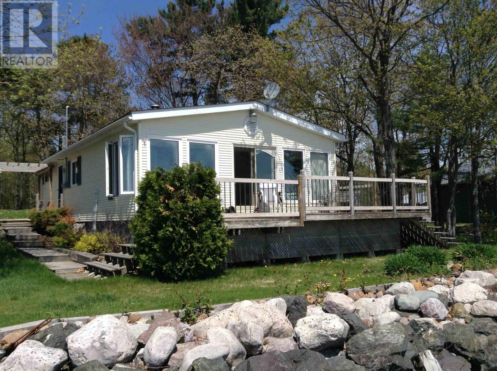 647B Lakeshore Dr, Tarbutt, ON - Outdoor With Deck Patio Veranda