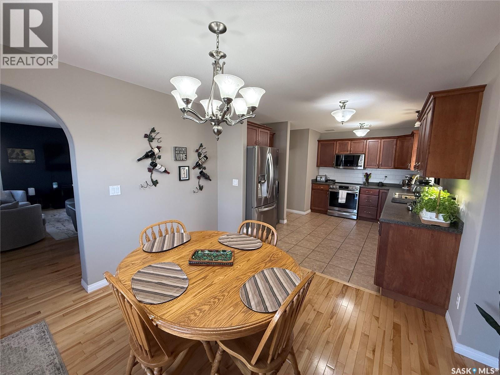 3102 37Th Street W, Saskatoon, SK - Indoor Photo Showing Dining Room
