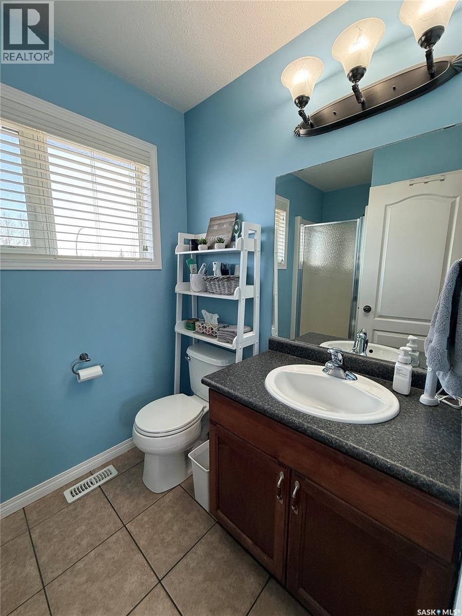 3102 37Th Street W, Saskatoon, SK - Indoor Photo Showing Bathroom