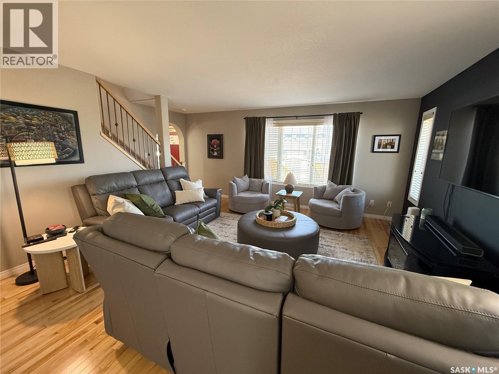3102 37Th Street W, Saskatoon, SK - Indoor Photo Showing Living Room