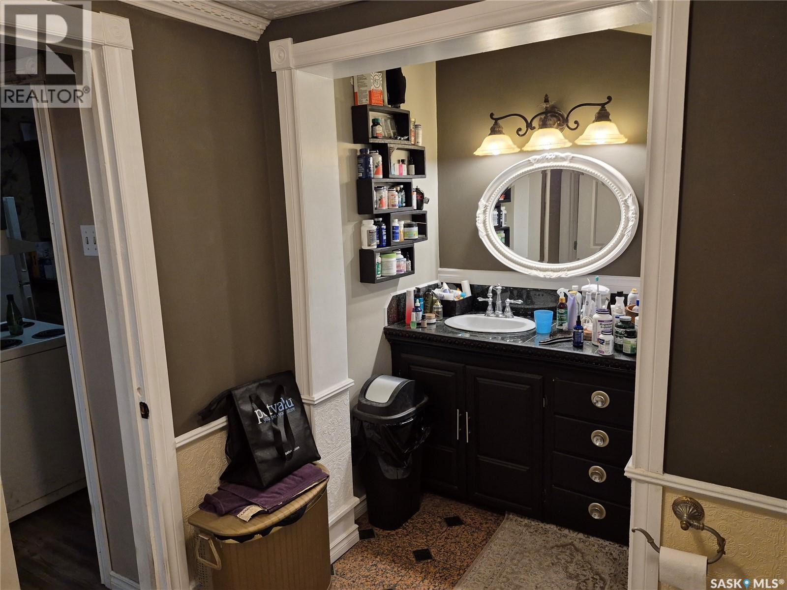 303 Edward Street, Radisson, SK - Indoor Photo Showing Bathroom