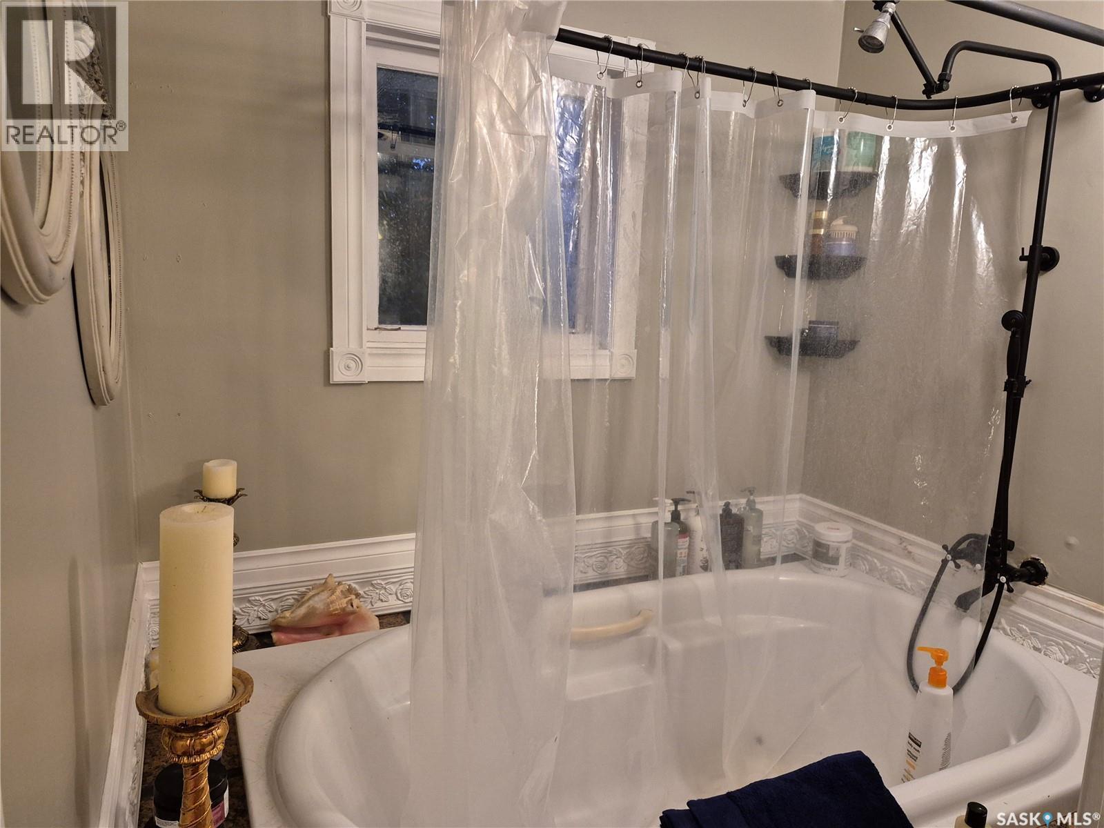 303 Edward Street, Radisson, SK - Indoor Photo Showing Bathroom