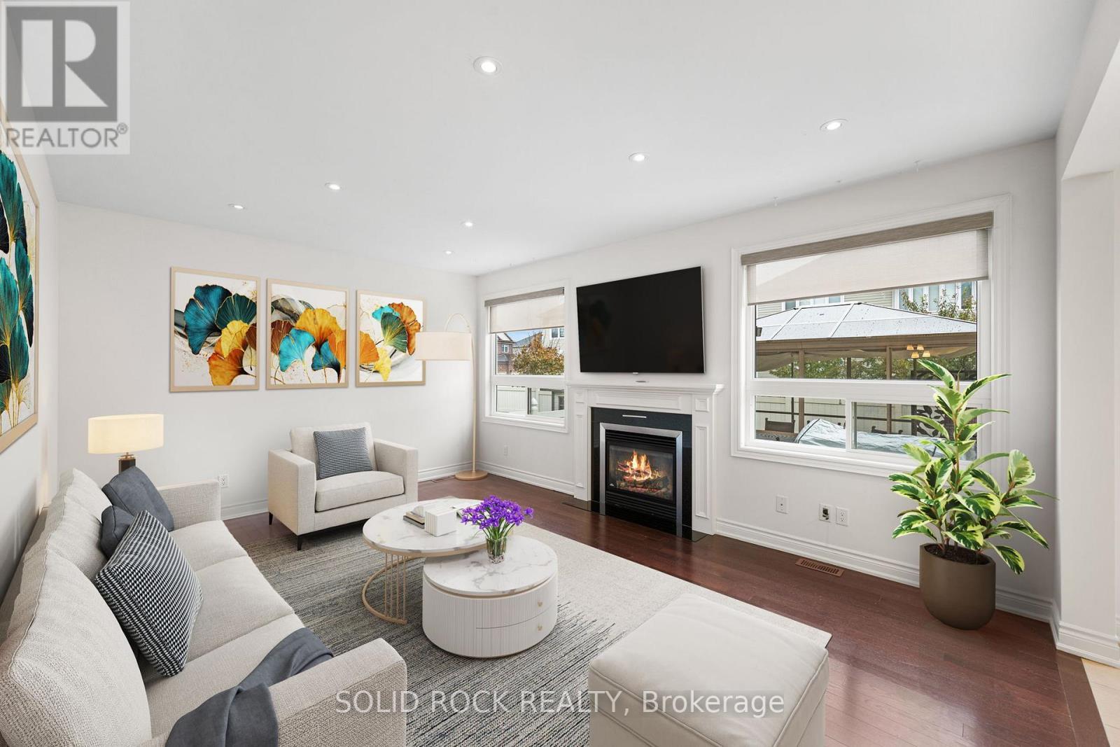 347 Bamburgh Way, Ottawa, ON - Indoor Photo Showing Living Room With Fireplace