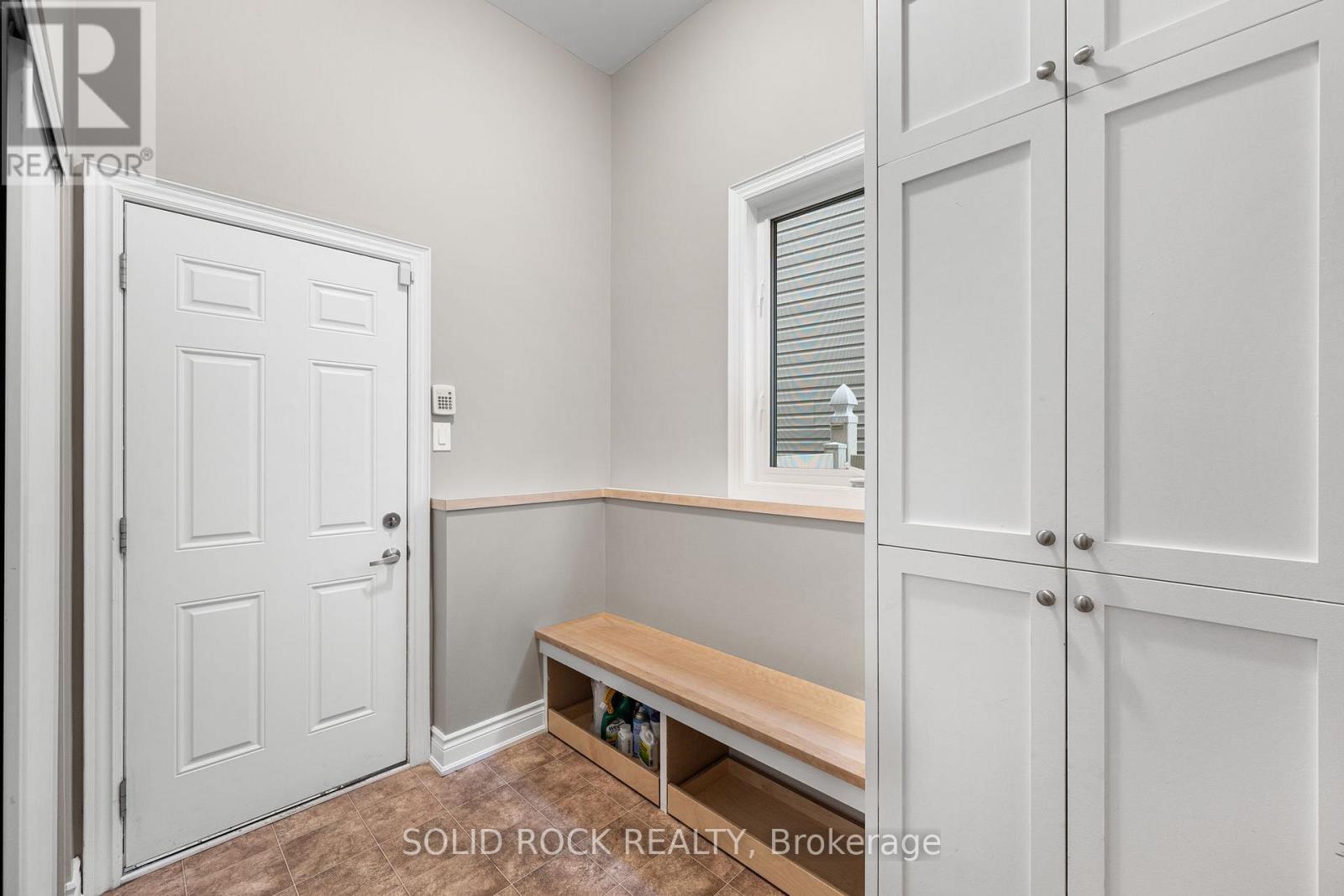 347 Bamburgh Way, Ottawa, ON - Indoor Photo Showing Other Room