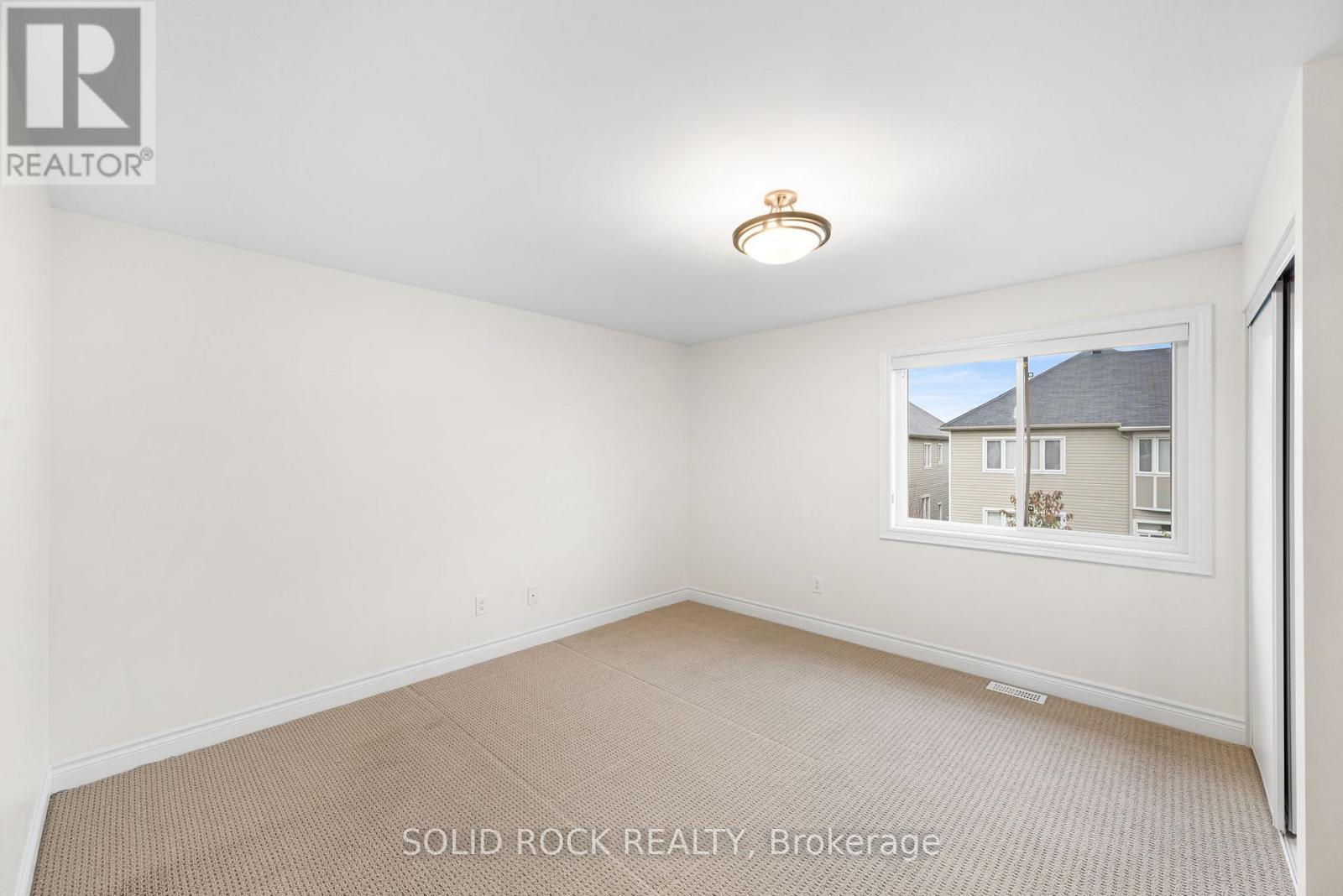 347 Bamburgh Way, Ottawa, ON - Indoor Photo Showing Other Room