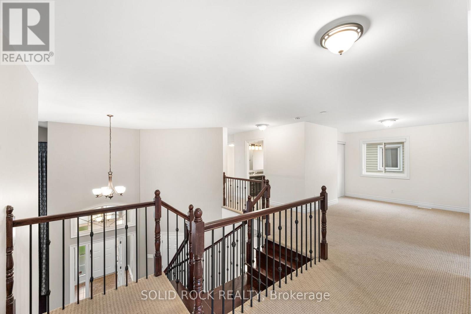 347 Bamburgh Way, Ottawa, ON - Indoor Photo Showing Other Room