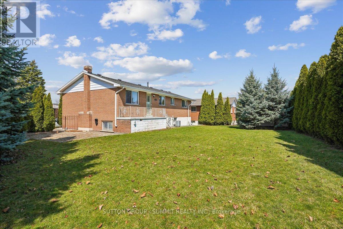 72 Eastbury Drive, Hamilton, ON - Outdoor