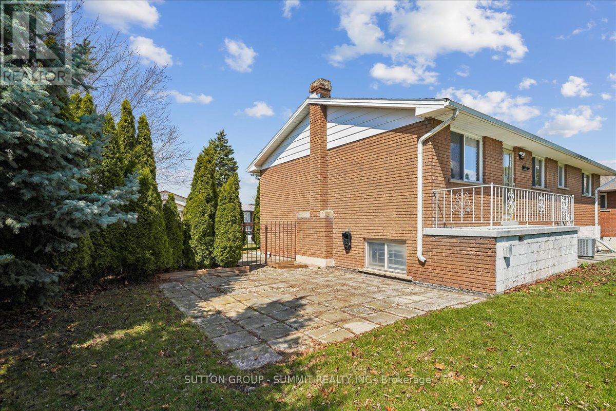 72 Eastbury Drive, Hamilton, ON - Outdoor
