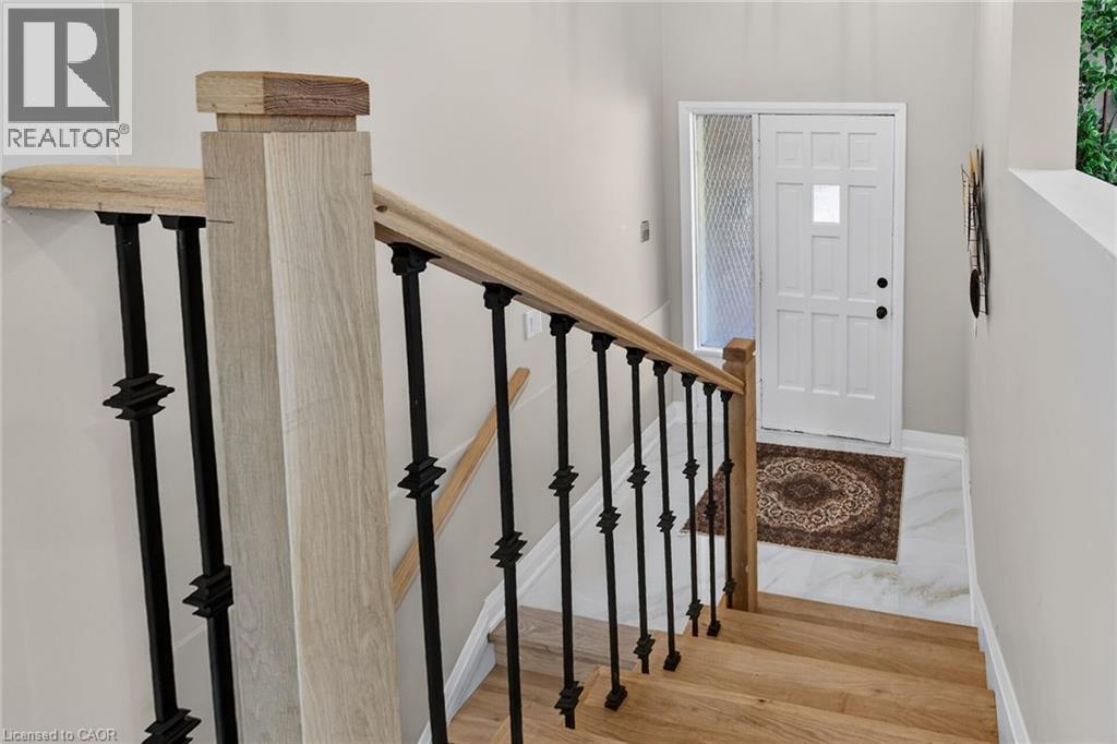 83 Riverdale Drive, Hamilton, ON - Indoor Photo Showing Other Room