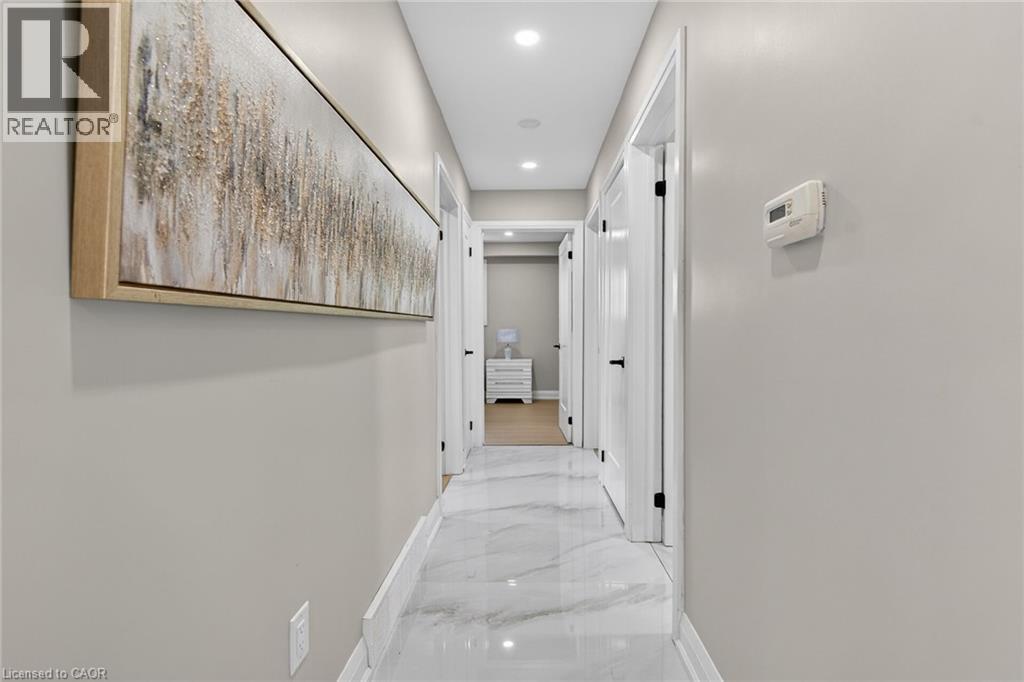 83 Riverdale Drive, Hamilton, ON - Indoor Photo Showing Other Room