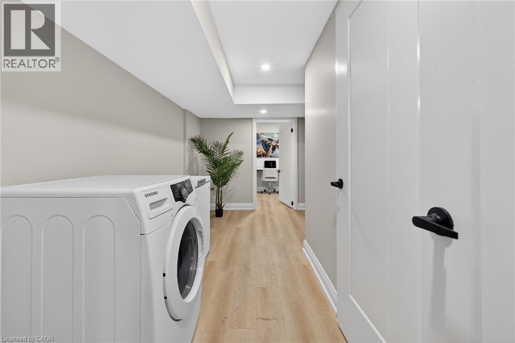 83 Riverdale Drive, Hamilton, ON - Indoor Photo Showing Laundry Room