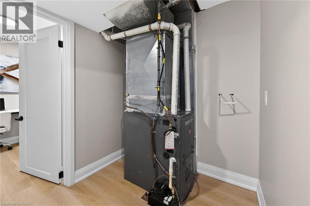 83 Riverdale Drive, Hamilton, ON - Indoor Photo Showing Gym Room