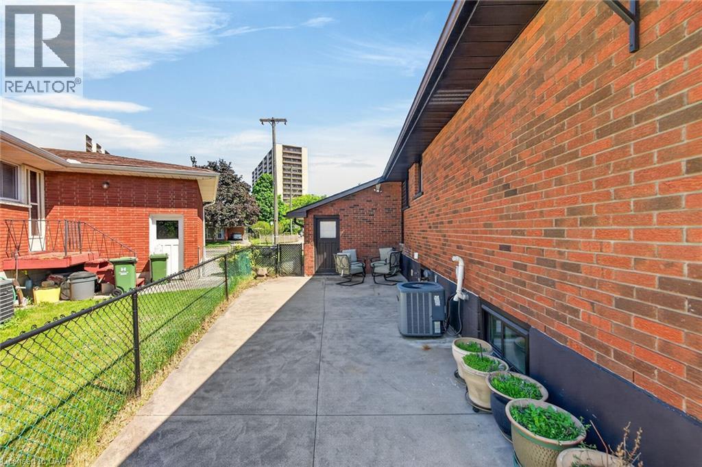 83 Riverdale Drive, Hamilton, ON - Outdoor With Exterior