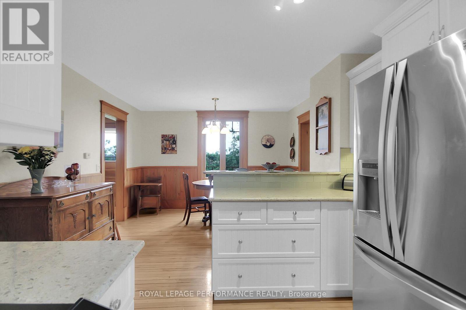9374 Marvelville Road, Ottawa, ON - Indoor Photo Showing Kitchen