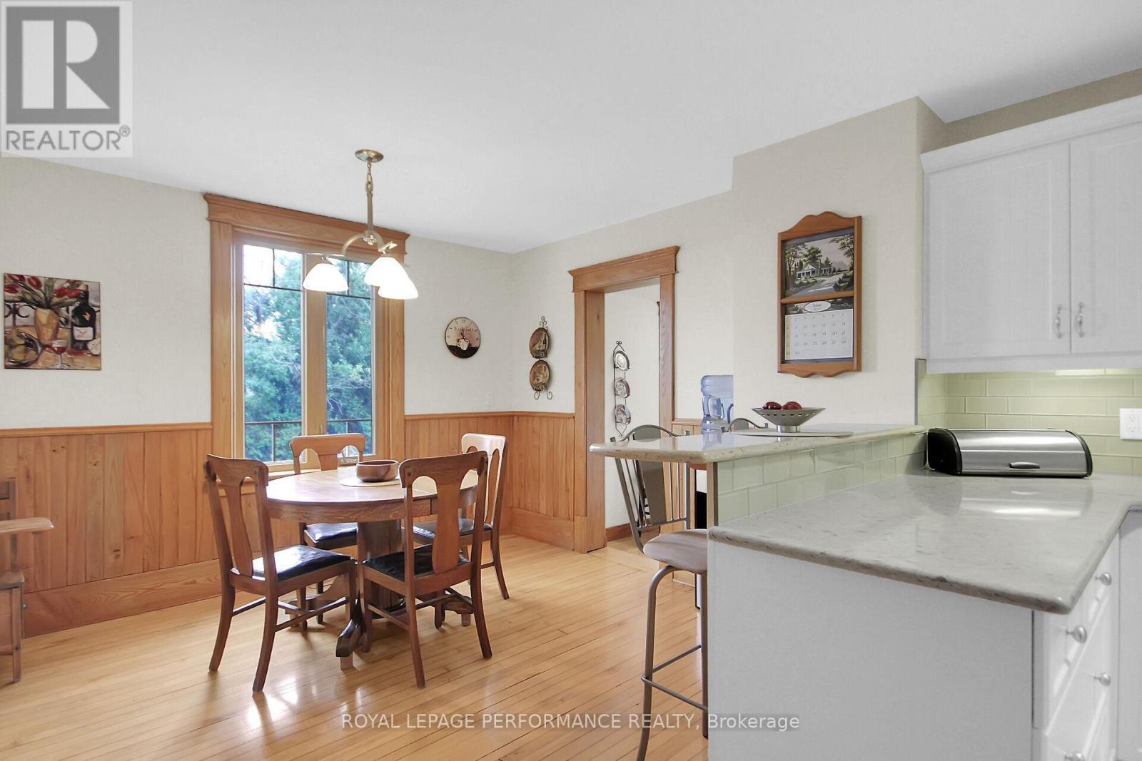 9374 Marvelville Road, Ottawa, ON - Indoor Photo Showing Dining Room