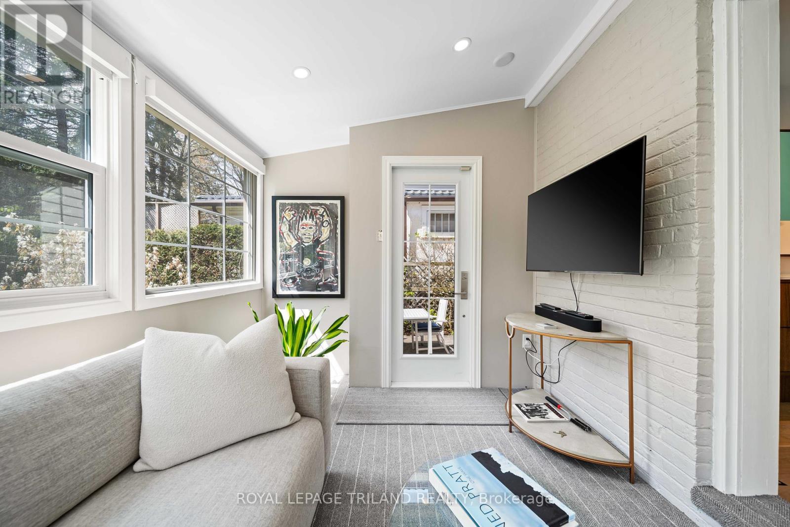 997 Maitland Street, London East (East B), ON - Indoor
