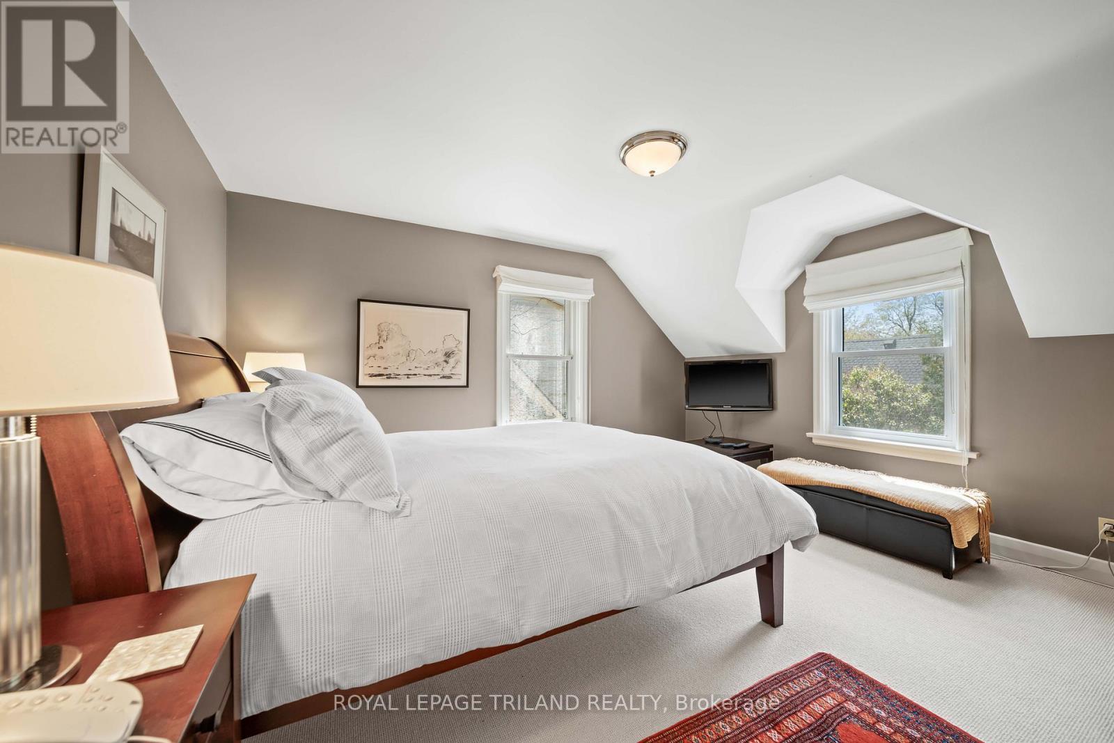 997 Maitland Street, London East (East B), ON - Indoor Photo Showing Bedroom