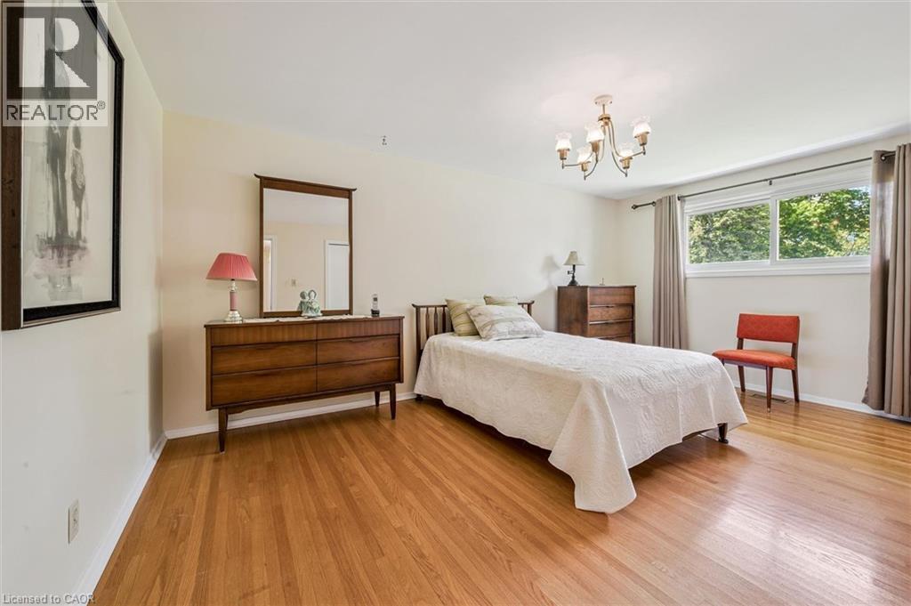 15 Cloverdale Crescent, Kitchener, ON - Indoor Photo Showing Bedroom