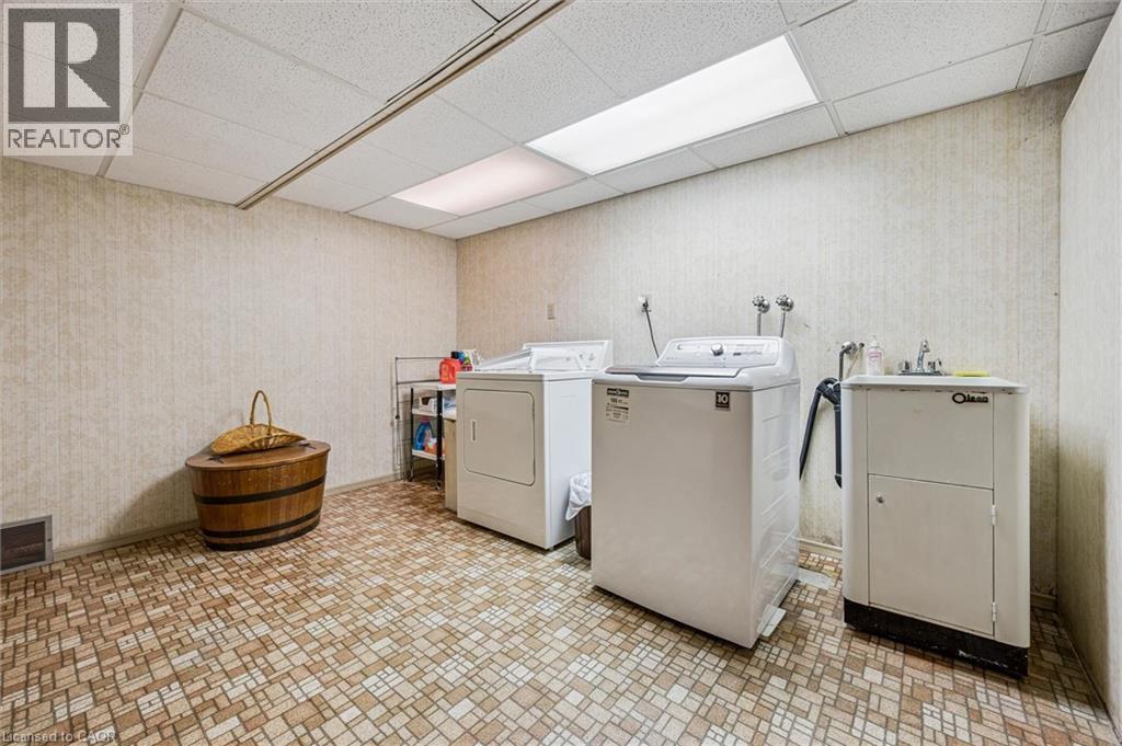 15 Cloverdale Crescent, Kitchener, ON - Indoor Photo Showing Laundry Room