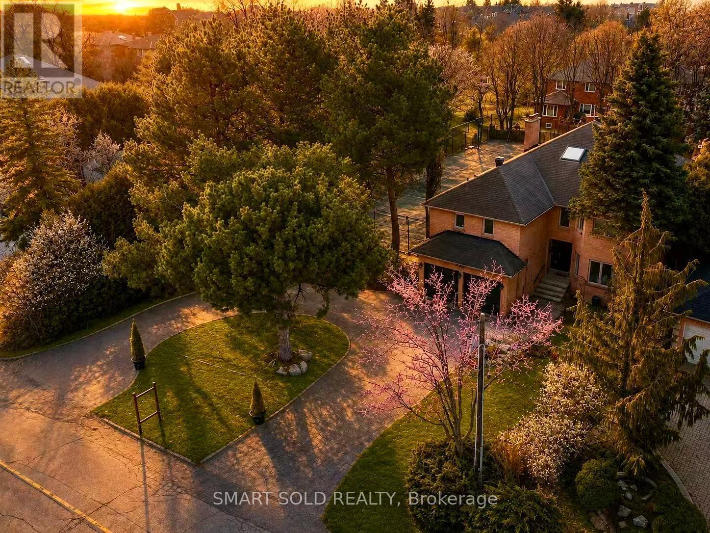 107 Arnold Avenue, Vaughan, ON - Outdoor