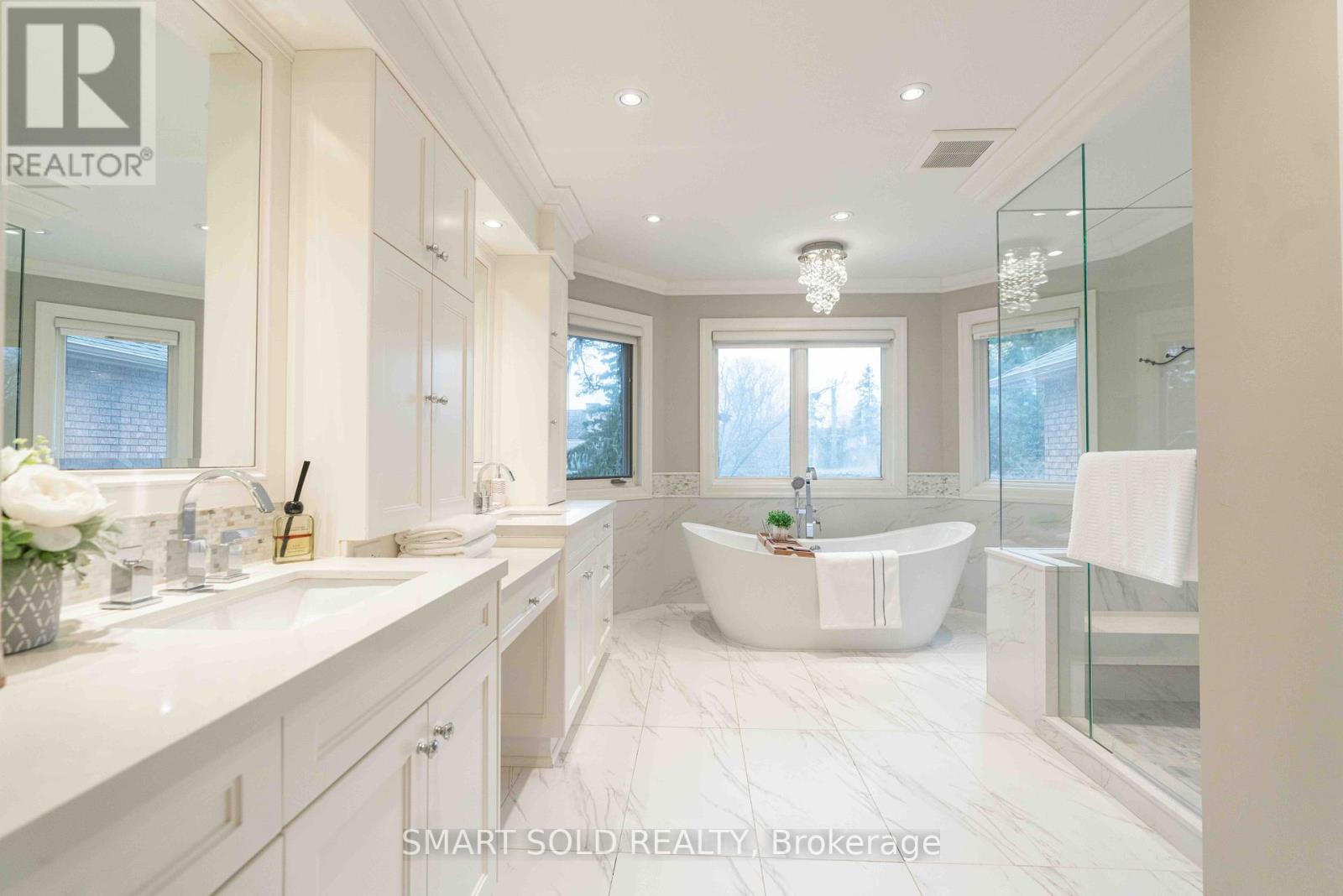 107 Arnold Avenue, Vaughan, ON - Indoor Photo Showing Bathroom