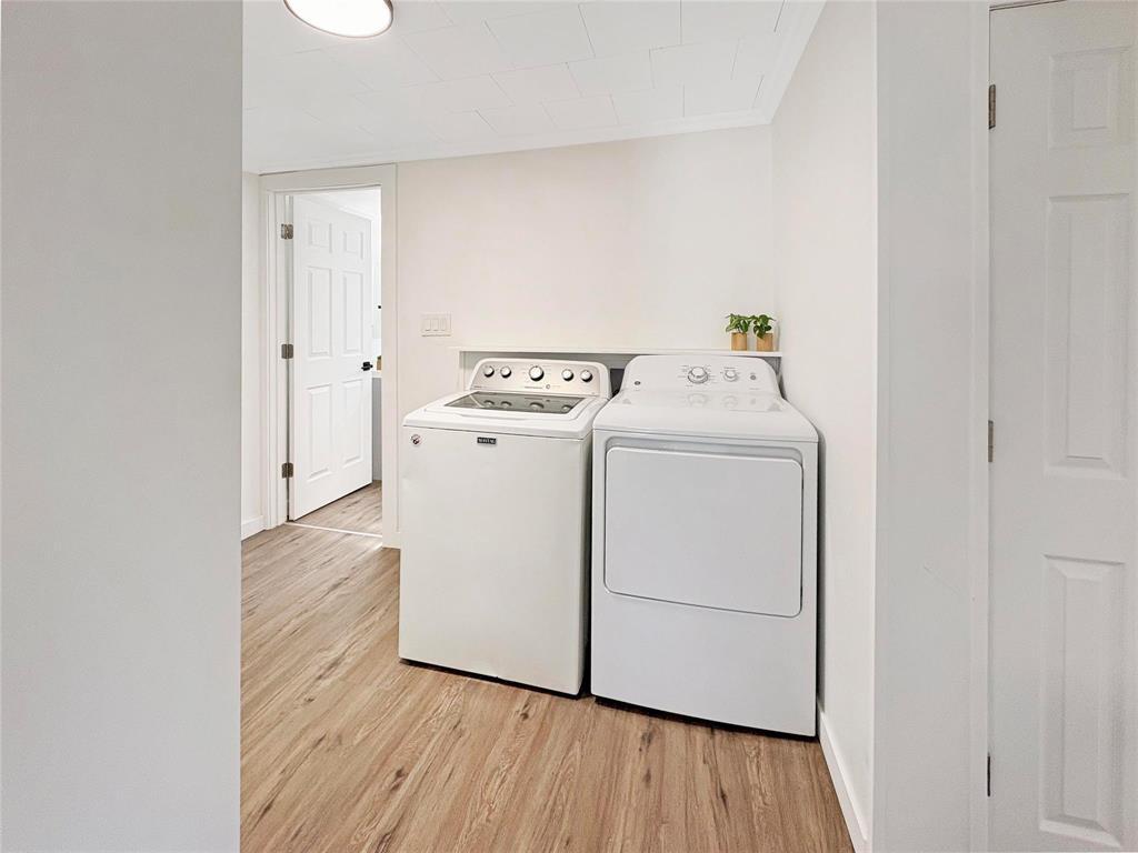 367 5Th Avenue, Rivers, MB - Indoor Photo Showing Laundry Room