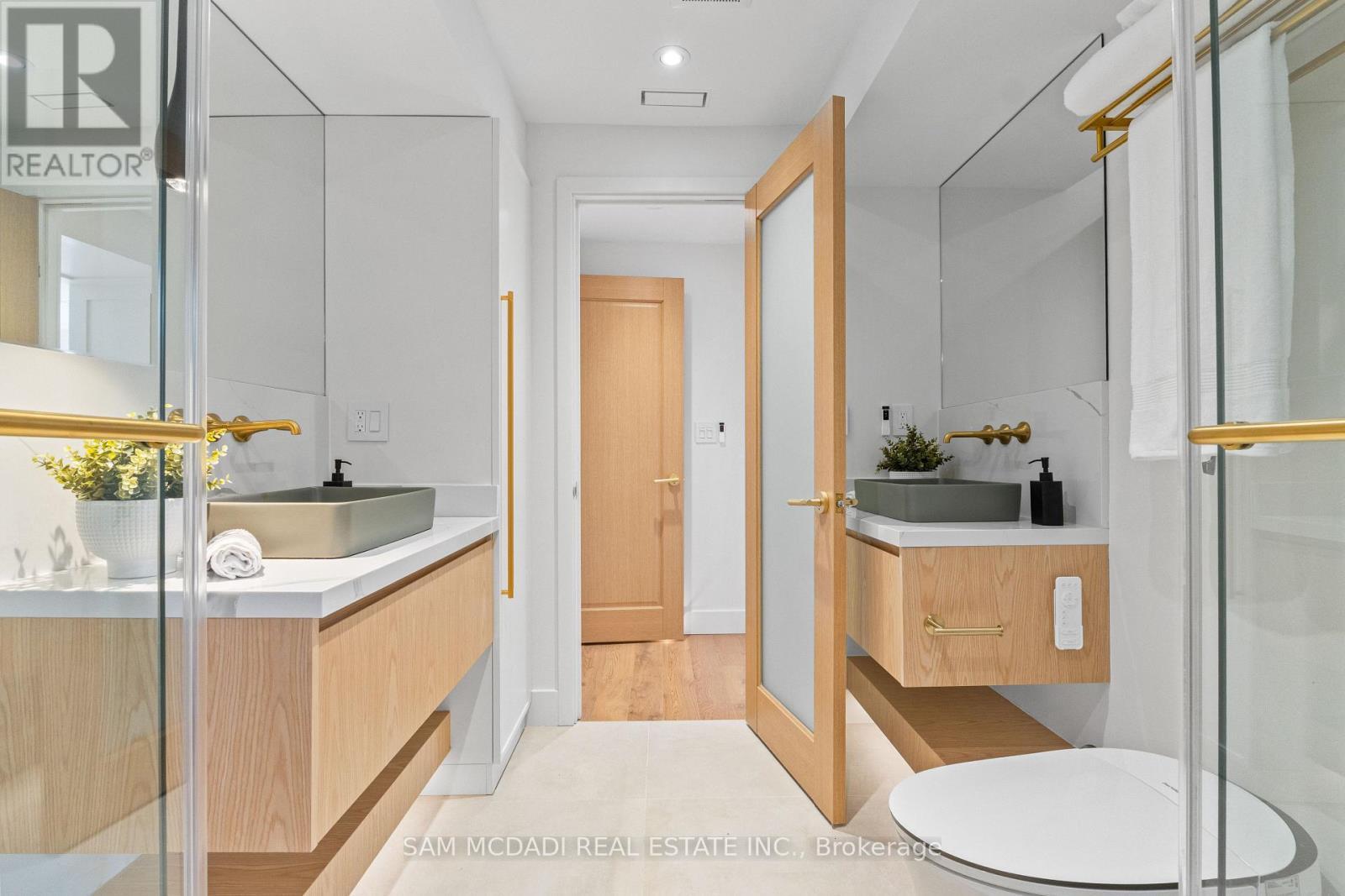 977 Unsworth Avenue, Burlington, ON - Indoor Photo Showing Bathroom