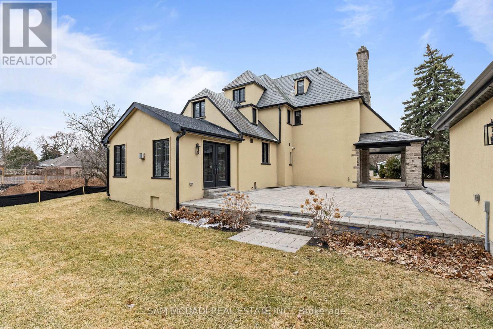 977 Unsworth Avenue, Burlington, ON - Outdoor