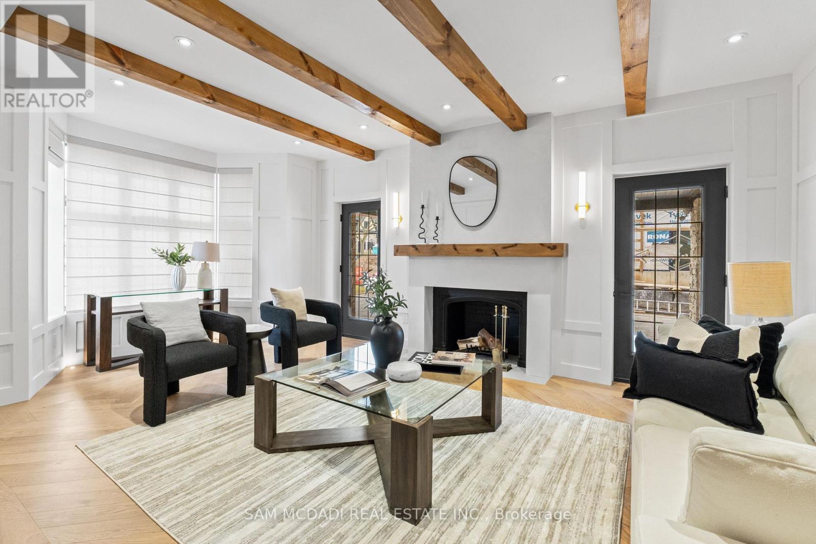 977 Unsworth Avenue, Burlington, ON - Indoor Photo Showing Living Room With Fireplace