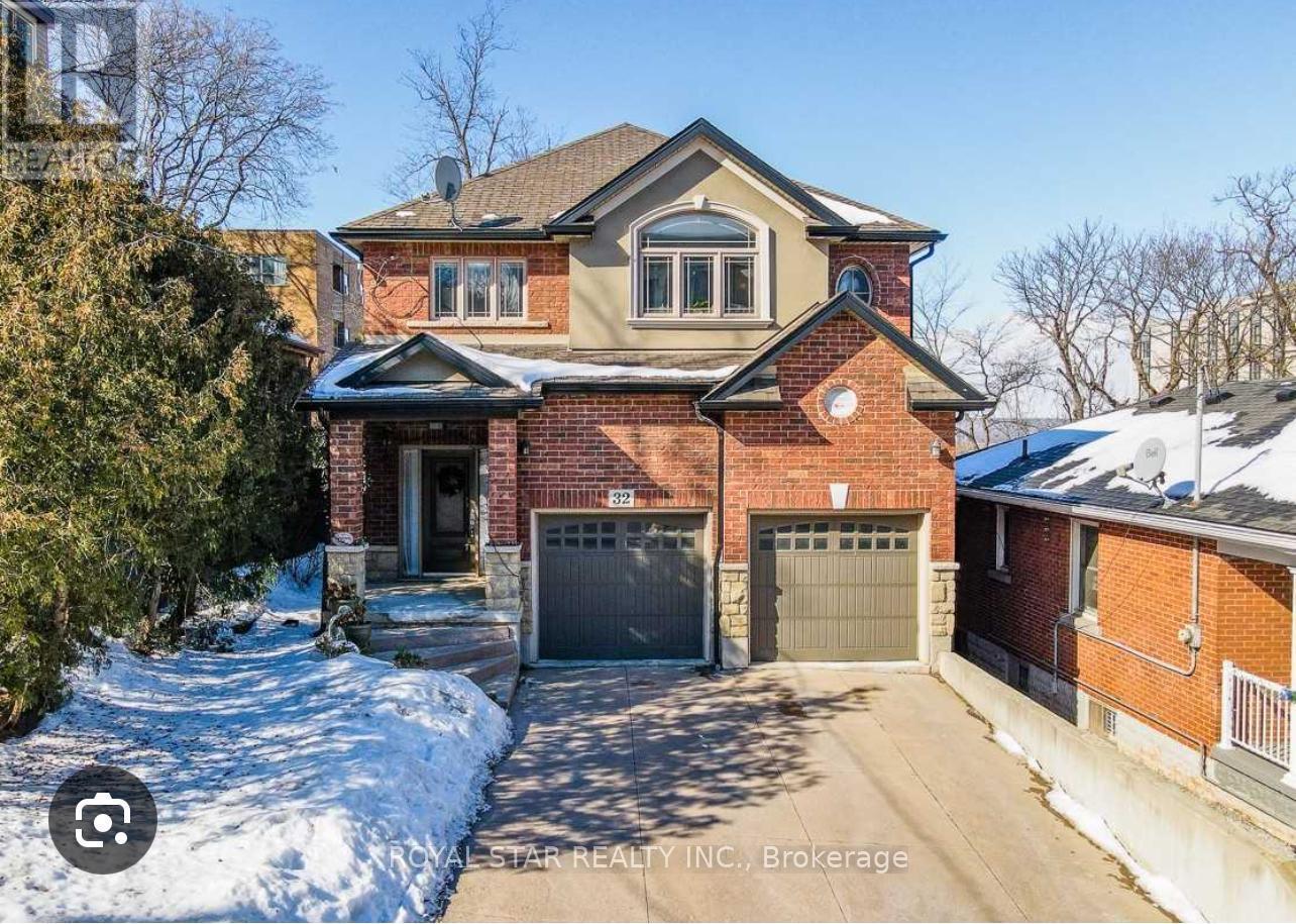32 Mountwood Avenue, Hamilton, ON - Outdoor
