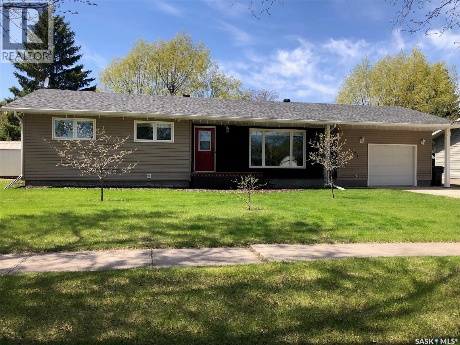 727 4Th Street, Canora, SK - Outdoor