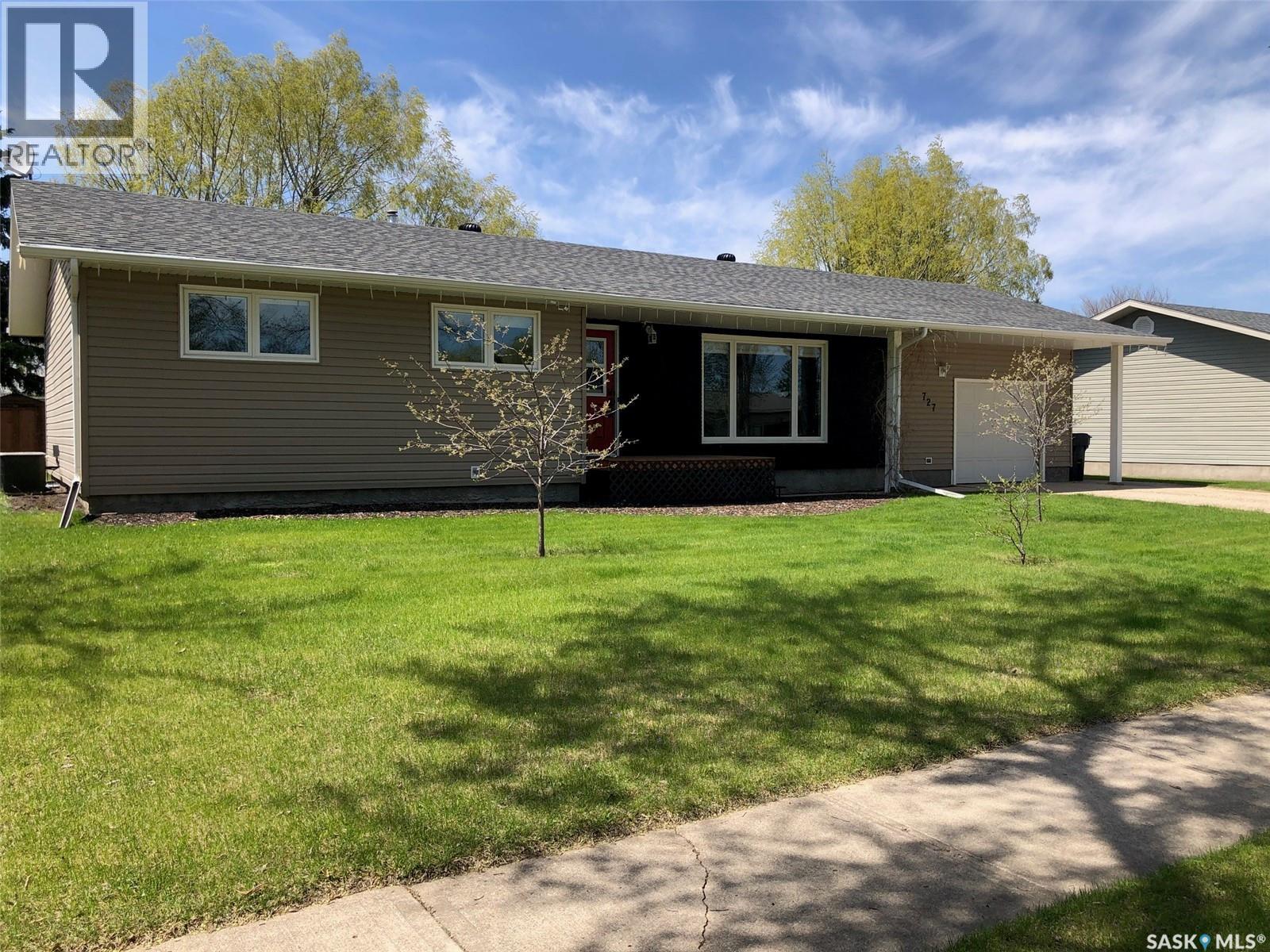 727 4Th Street, Canora, SK - Outdoor