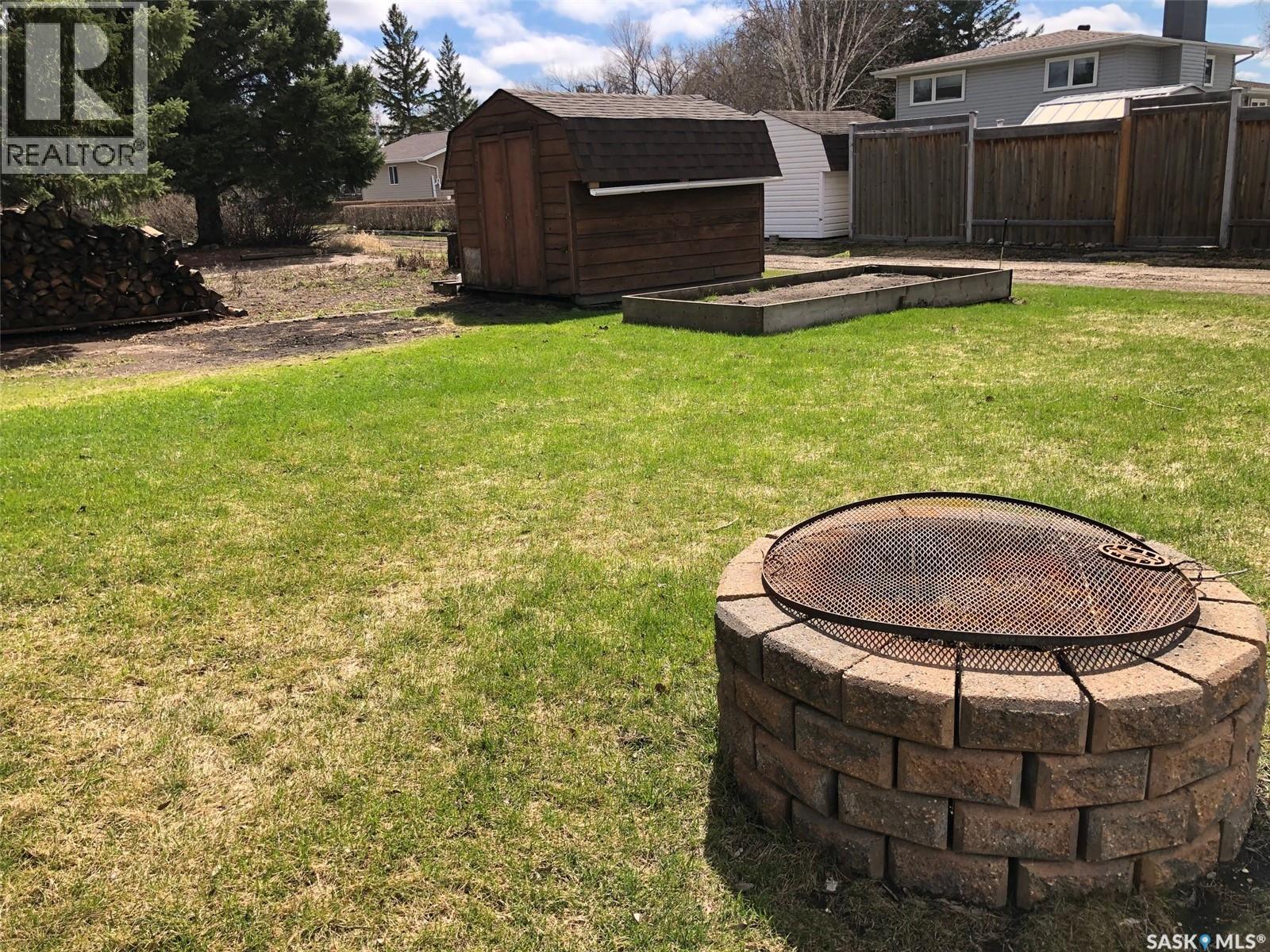 727 4Th Street, Canora, SK - Outdoor