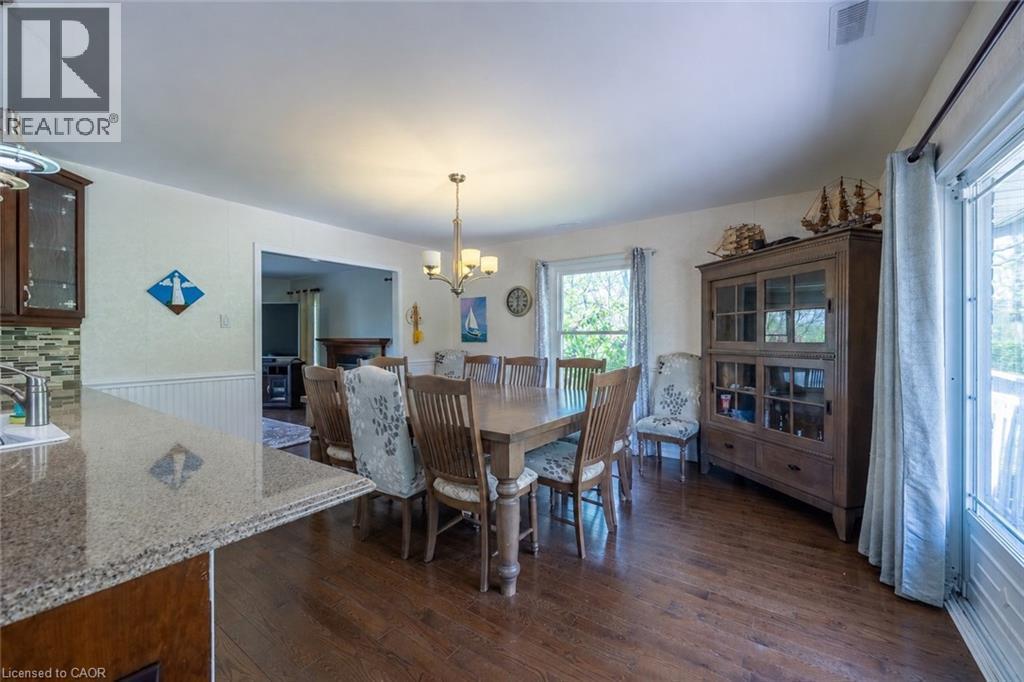 6 Dedrick Road, Port Rowan, ON - Indoor Photo Showing Dining Room