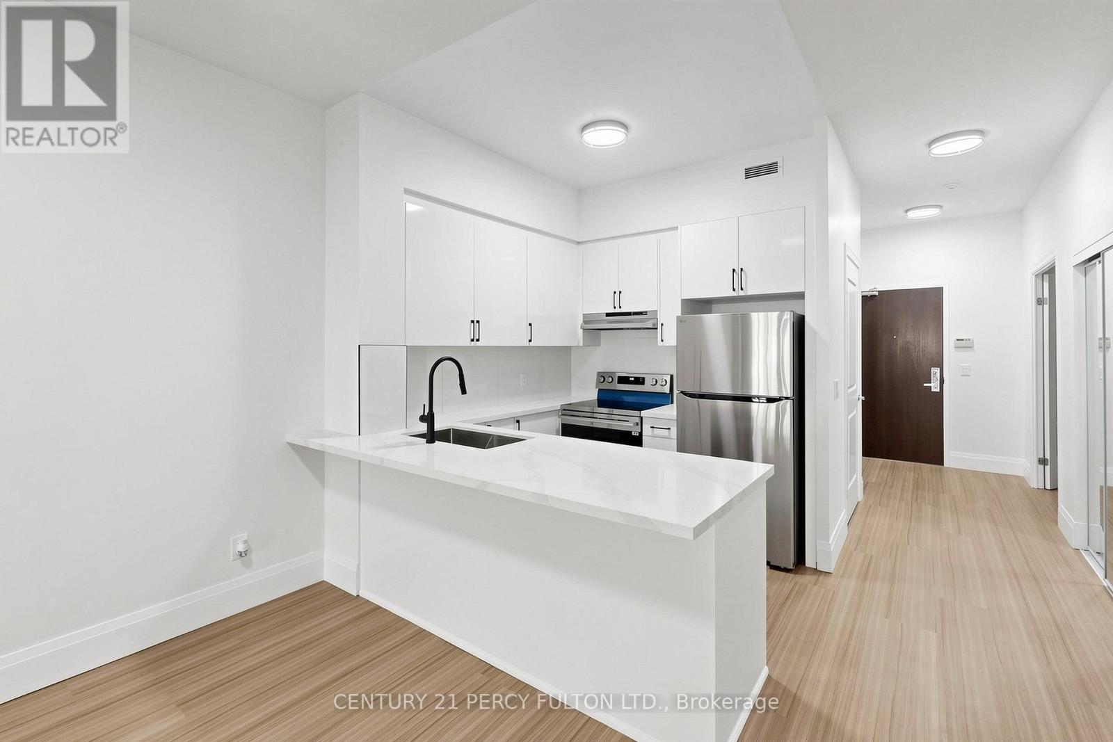 102 - 57 Upper Duke Crescent, Markham, ON - Indoor Photo Showing Kitchen