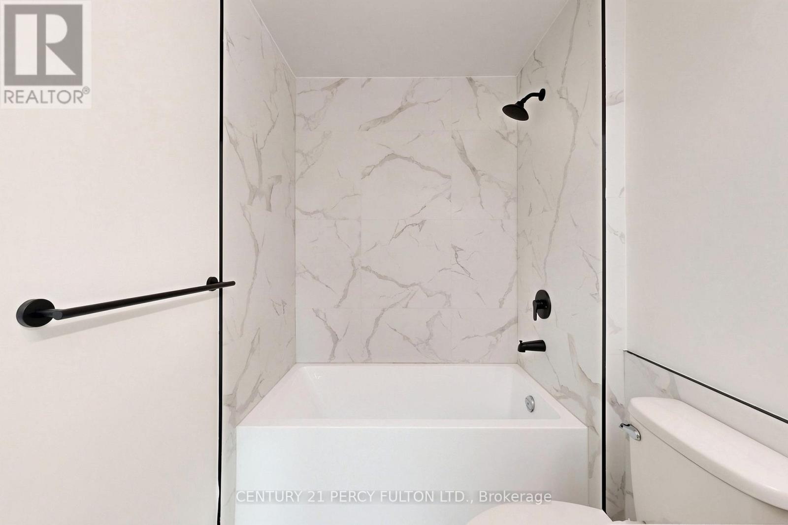 102 - 57 Upper Duke Crescent, Markham, ON - Indoor Photo Showing Bathroom
