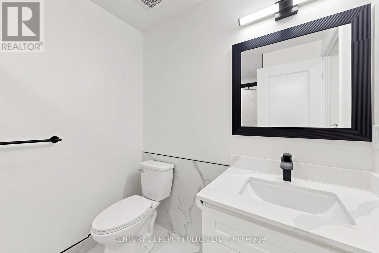 102 - 57 Upper Duke Crescent, Markham, ON - Indoor Photo Showing Bathroom