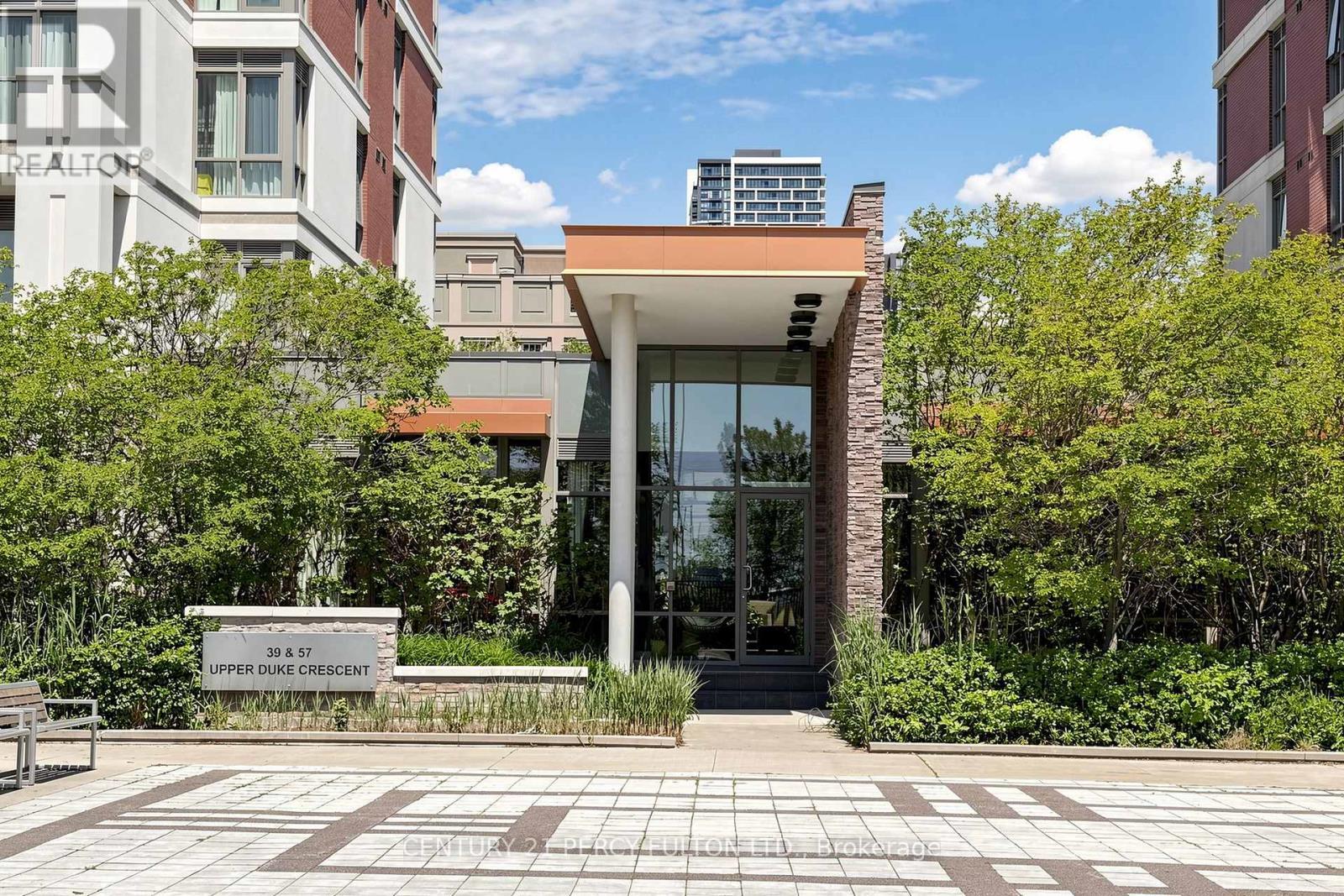 102 - 57 Upper Duke Crescent, Markham, ON - Outdoor