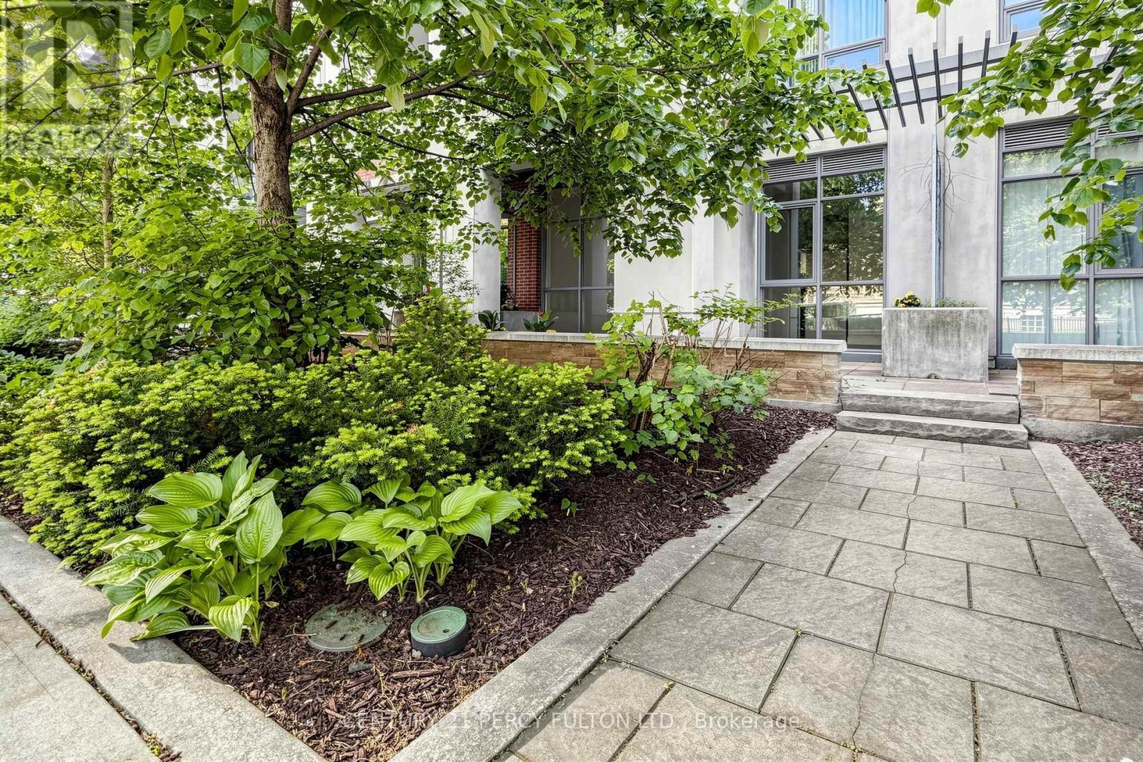 102 - 57 Upper Duke Crescent, Markham, ON - Outdoor